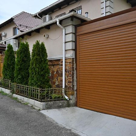 Bright And Cozy Home With Personal Terrace Chisinau Exterior photo